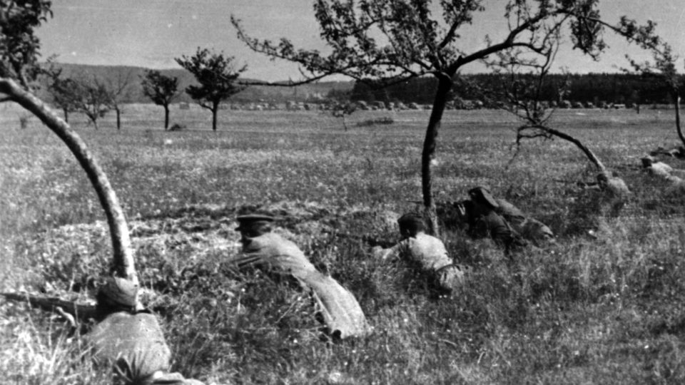 Sovětští vojáci při bojích v okolí Slivice, Milína a Březnice 11. 5. – 12. 5. 1945