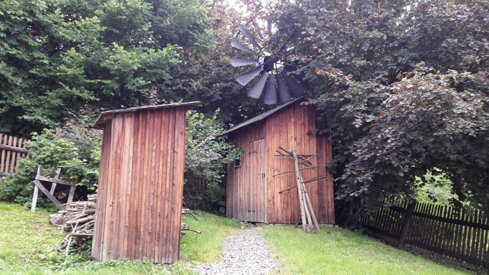 Až do současnosti se funkční historický větrný mlýnek dochoval v areálu památkově chráněné Kotulovy dřevěnky v Havířově