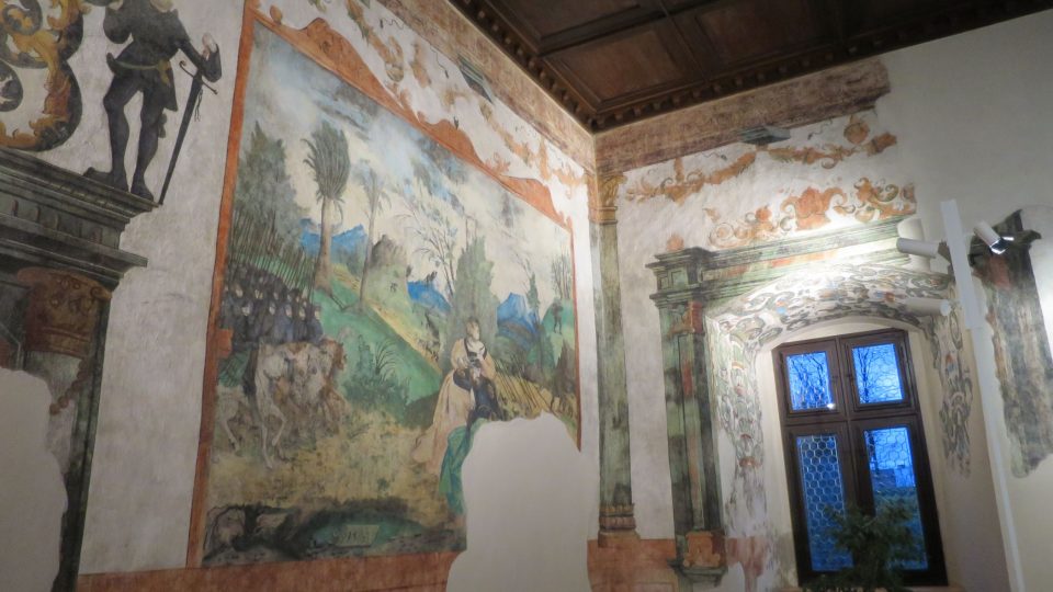 Vojtěchovu sálu vévodí nástěnná malba s motivem příběhu Samsona a Dalily. Malba je přesně datovaná rokem 1532