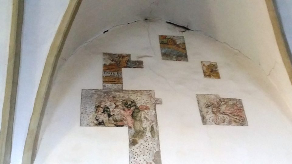 Kostel sv. Prokopa ve Strakonicích čeká revitalizace. Fresky se budou dále odkrývat a restaurovat