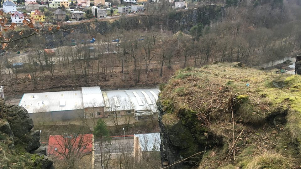 Zajišťování skalního masivu, hrozícího zřícením