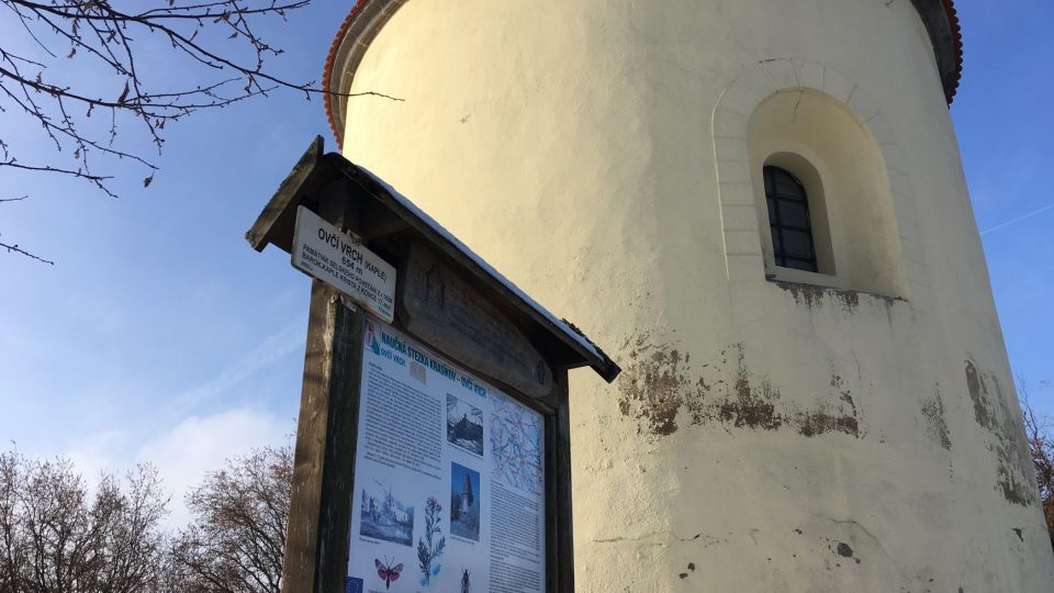 Výstup na Ovčí vrch je součástí naučné stezky Výstup na Ovčí vrch je součástí naučné stezky