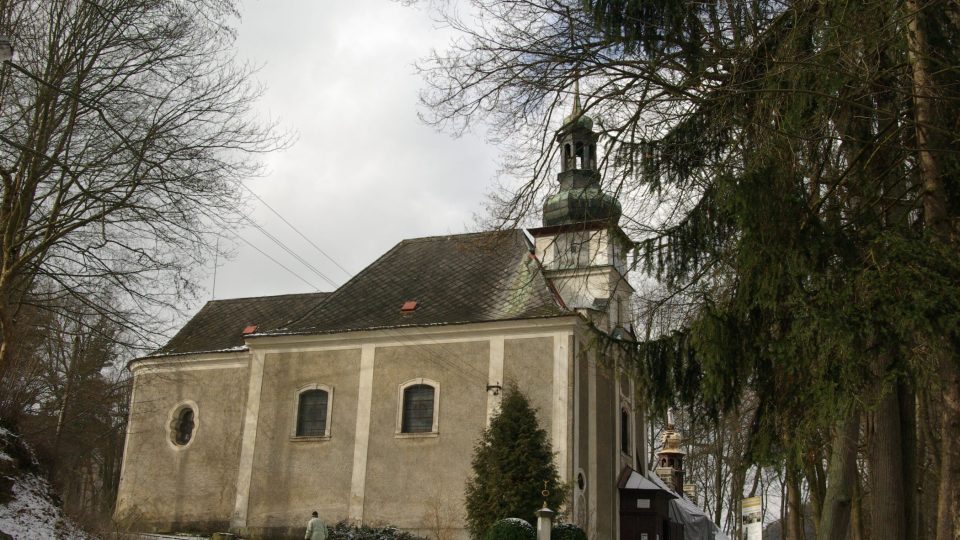 Kostel Panny Marie Pomocné, ke kterému patří ivanitská poustevna