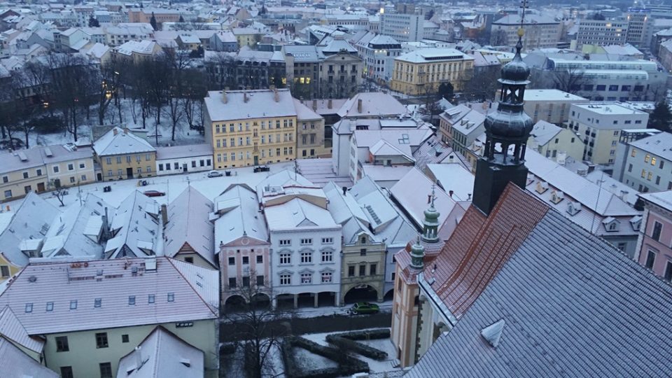 Takový výhled se naskytl z českobudějovické Černé věže 20. března ráno při čekání na první jarní východ Slunce