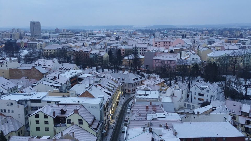 Takový výhled se naskytl z českobudějovické Černé věže 20. března ráno při čekání na první jarní východ Slunce