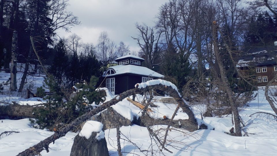 Zimní nepohoda zanechala v geologické expozici své stopy