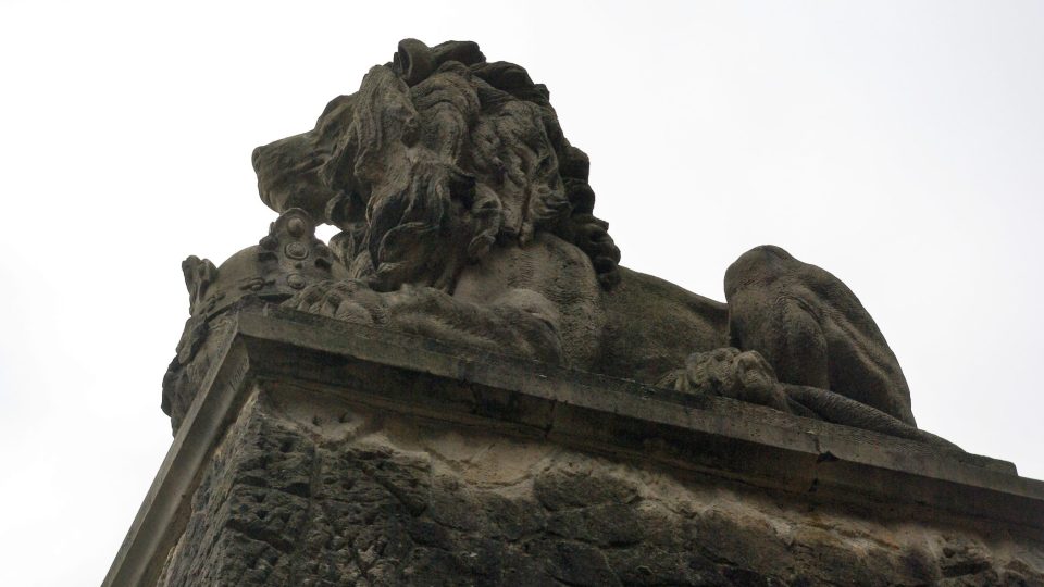 Konecchlumský lev hlídá královskou korunu