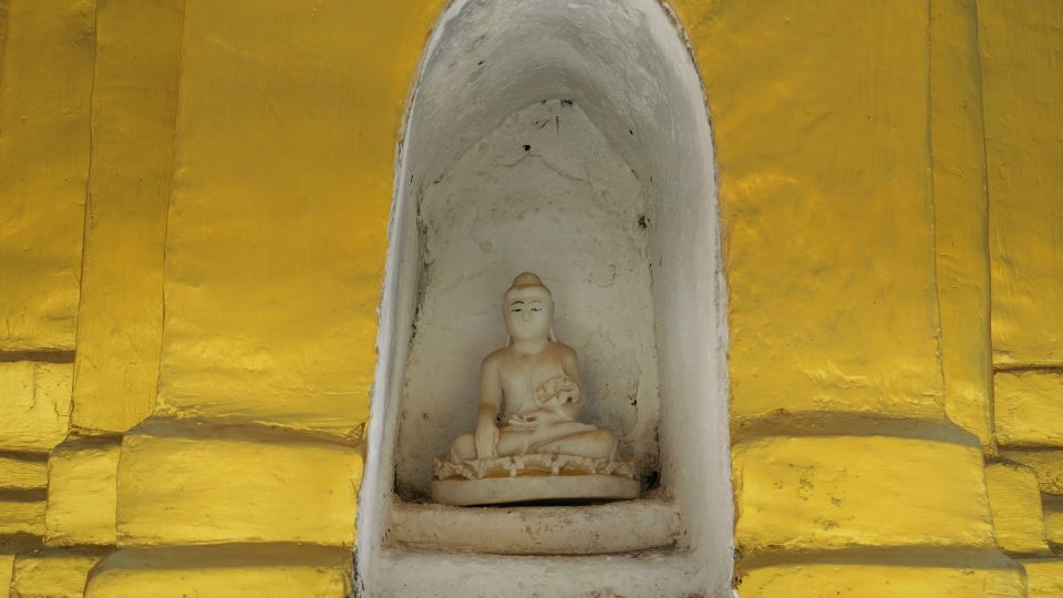 Jedno z desetitisíce zobrazení Budhy na jednom místě (Kalaw)