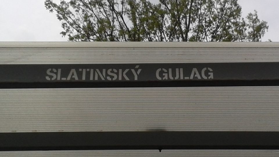 Uvnitř vozovny ve Slatině, řidiči řidičům