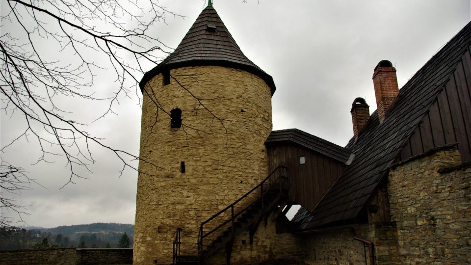 Věž Zázvorka pohledem ze zámeckého valu Věž Zázvorka pohledem ze zámeckého valu