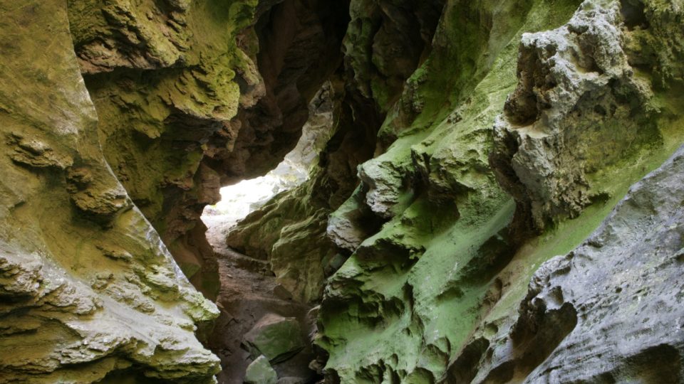 Sudslavická jeskyně je v současnosti spíše skalní tunel