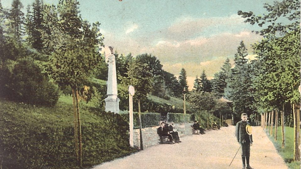 Polský pomník na Ripperově proménádě na pohlednici z roku 1907
