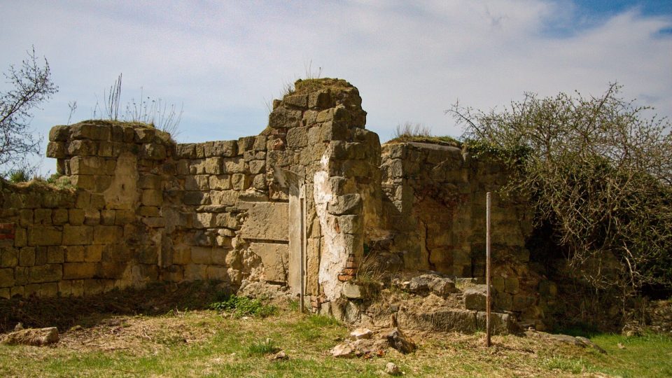 Kostel byl vystavěn u městských hradeb