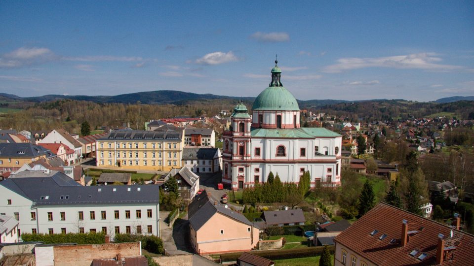 Výhled severním směrem - za bazilikou Popova skála