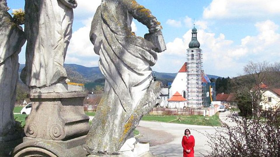 Trojice svatých na rozcestí u poutního kostela v Kájově