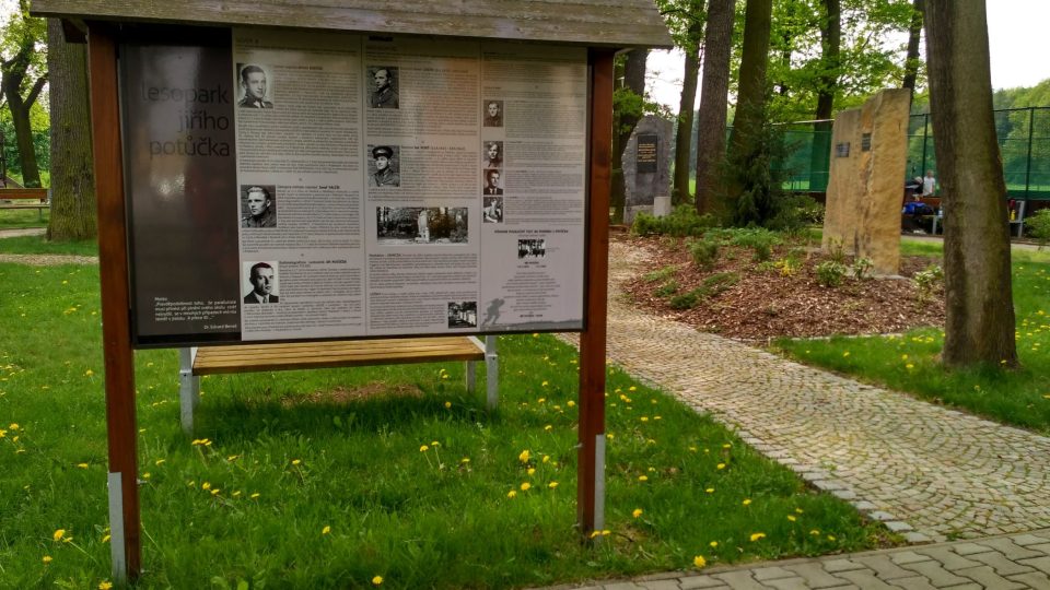 V lesoparku Jiřího Potůčka je připomenuta historie tohoto místa