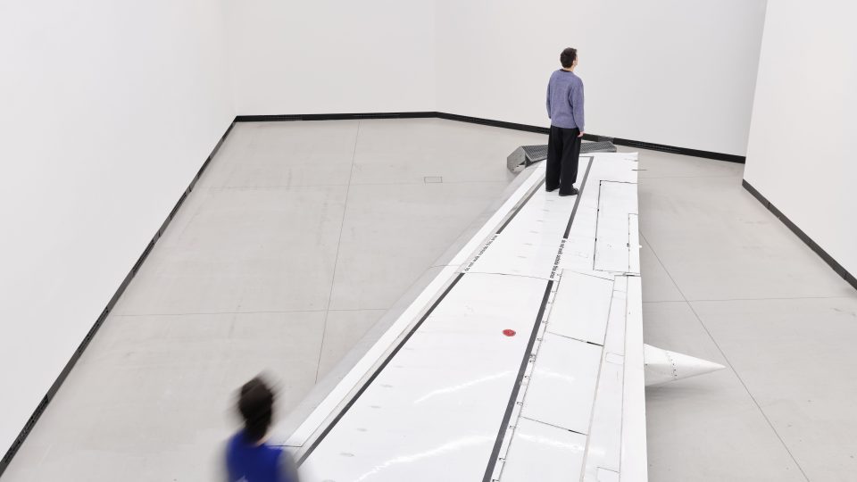 Do not walk outside this area, Roman Ondak: The Day After Yesterday | foto: Vojtěch Veškrna, Kunsthalle Praha Do not walk outside this area, Roman Ondak: The Day After Yesterday