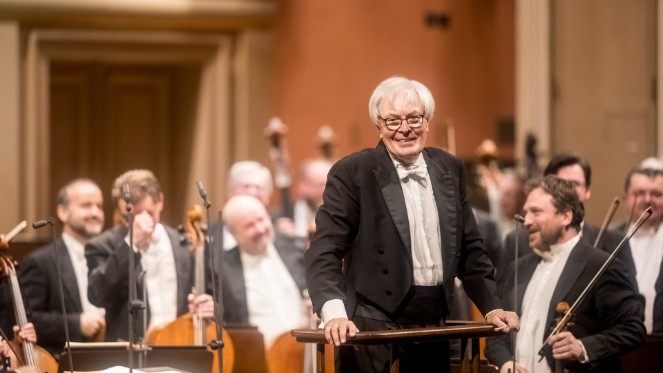 Suk–Dvořák–Martinů. Dirigent Petr Altrichter uvedl s rozhlasovými symfoniky hudbu českých skladatelů tří generací