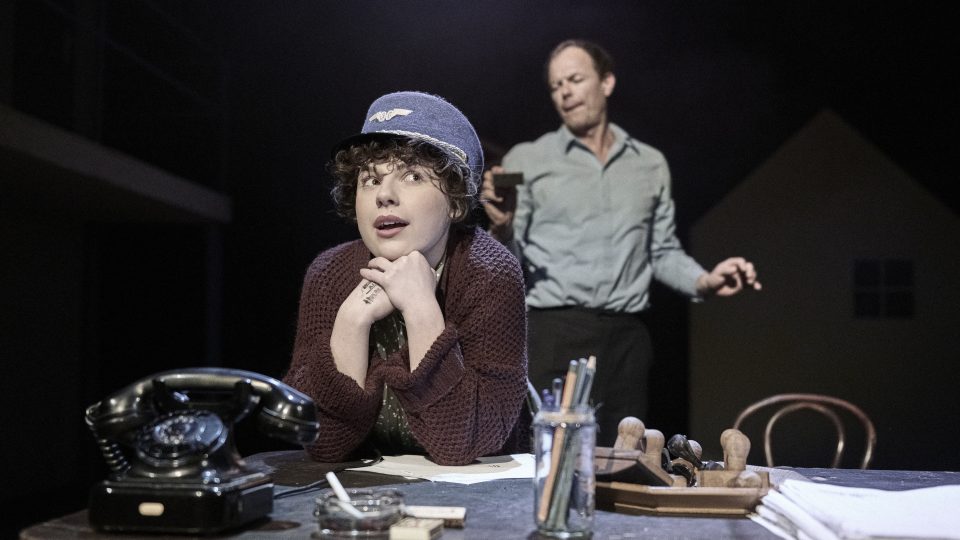 Katarína Mišejková, Petr Reif (Ostře sledované vlaky) | foto: Martin Špelda, Divadlo pod Palmovkou Katarína Mišejková, Petr Reif (Ostře sledované vlaky)