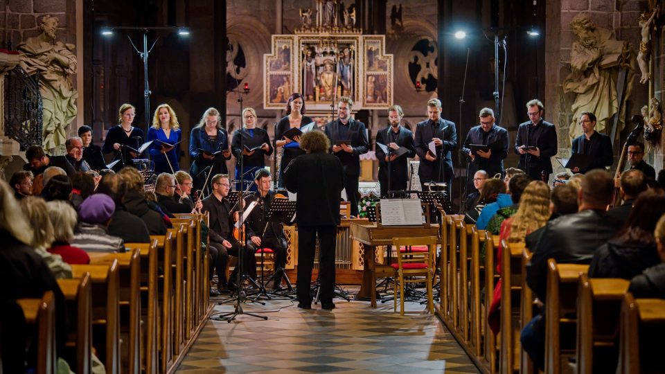 Premiéra Habermannovy mše rozezněla baziliku sv. Prokopa v Třebíči, Hraje a zpívá Czech Ensemble Baroque s dirigentem Romanem Válkem a se sbormistryní Terezou Válkovou