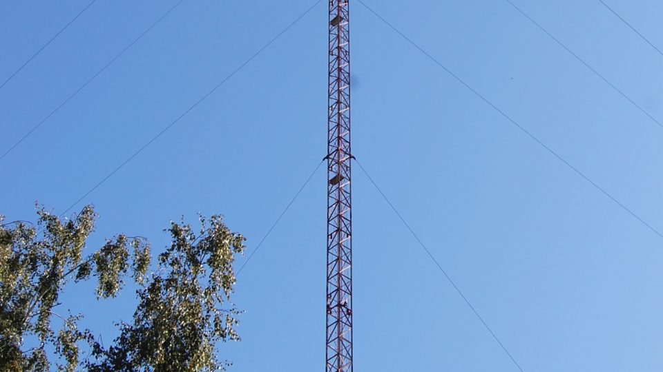 Radiotelegrafní stanice v Poděbradech: detail 150 metrů vysokého stožáru
