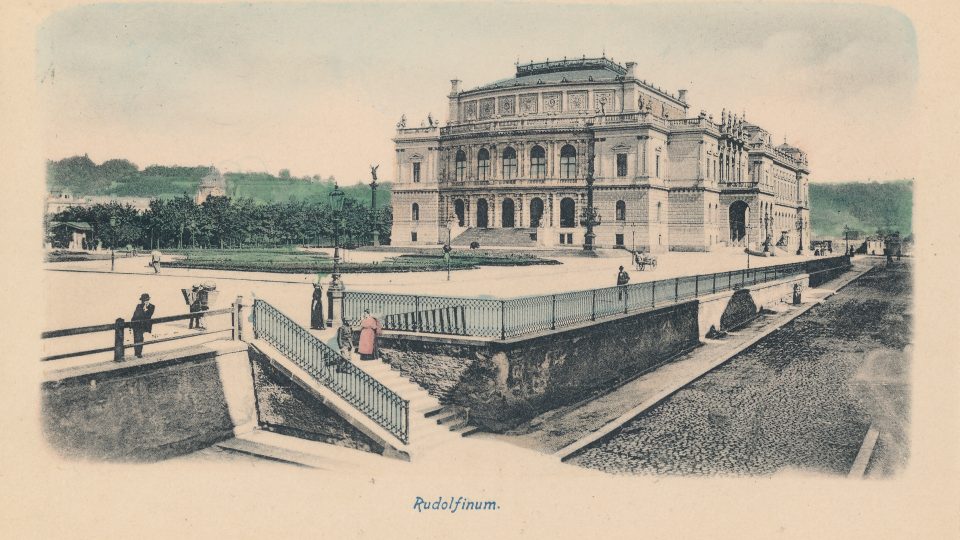 Rudolfinum (Dům umělců), bylo postaveno J. Schulzem a J. Zítkem v letech 1876-1886