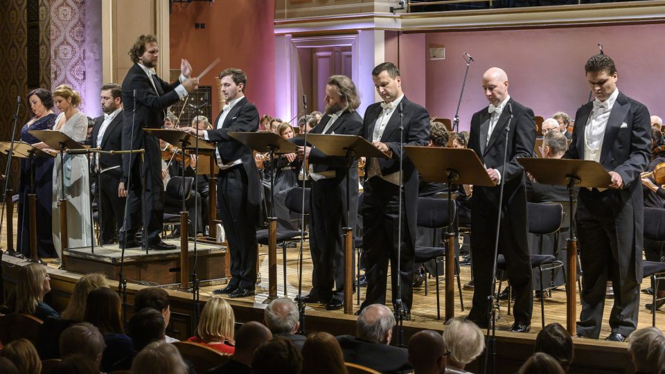 Dvořákova Praha 2019 – Král a uhlíř. V hlavních rolích: Roman Hoza, Jozef Benci, Kateřina Kněžíková, Richard Samek a další. Spoluúčinkuje Symfonický orchestr Českého rozhlasu a Pražský filharmonický sbor (sbormistr Lukáš Vasilek), dirigent Tomáš Brauner