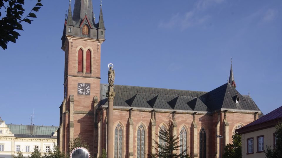 Děkanský kostel sv. Vavřince z konce 19. st. Vrchlabí