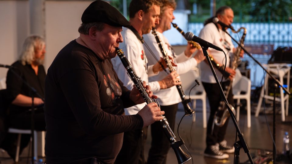 Sedmé nebe LIVE s Milanem Caisem a Clarinet Factory, Svět knihy 2024