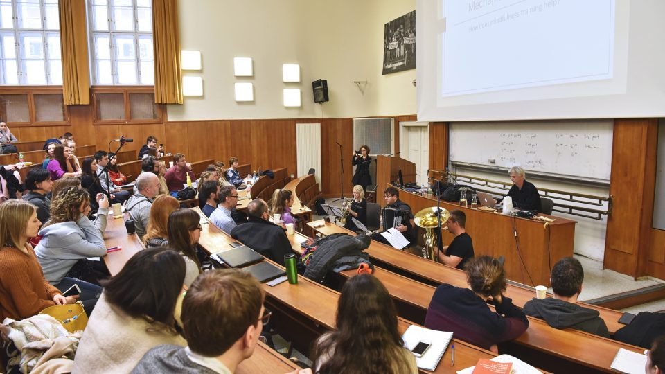 Hudba k Siréně, společný projekt Českého rozhlasu Vltava a Orchestru Berg. Zahajovací koncert ve Velké aule Filozofické fakulty v Praze