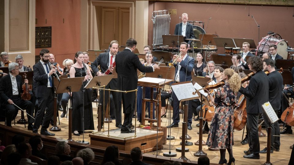 75 let soutěže Pražské jaro. Symfonický orchestr Českého rozhlasu řídí Jakub Klecker