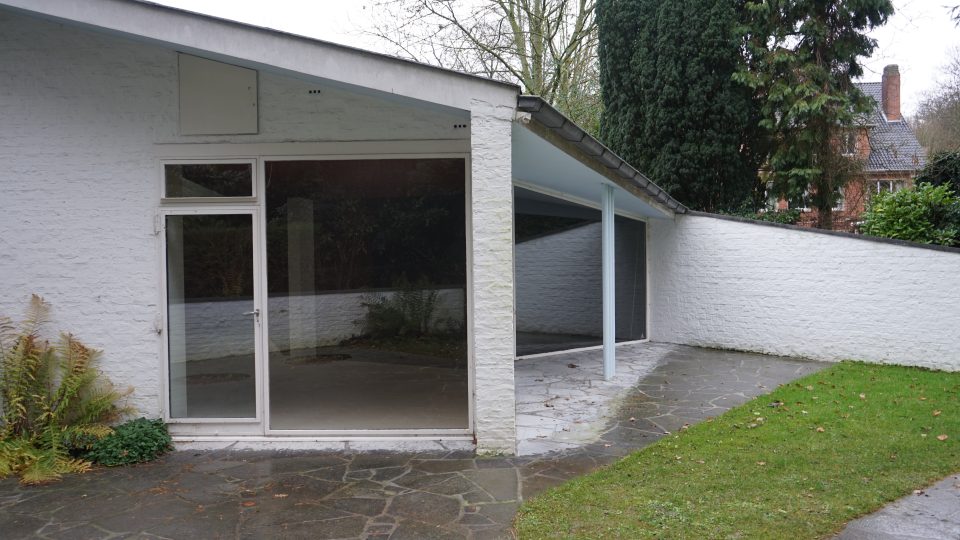 Maison Bedoret (1957) architekta Jacquese Dupuise, Belgie