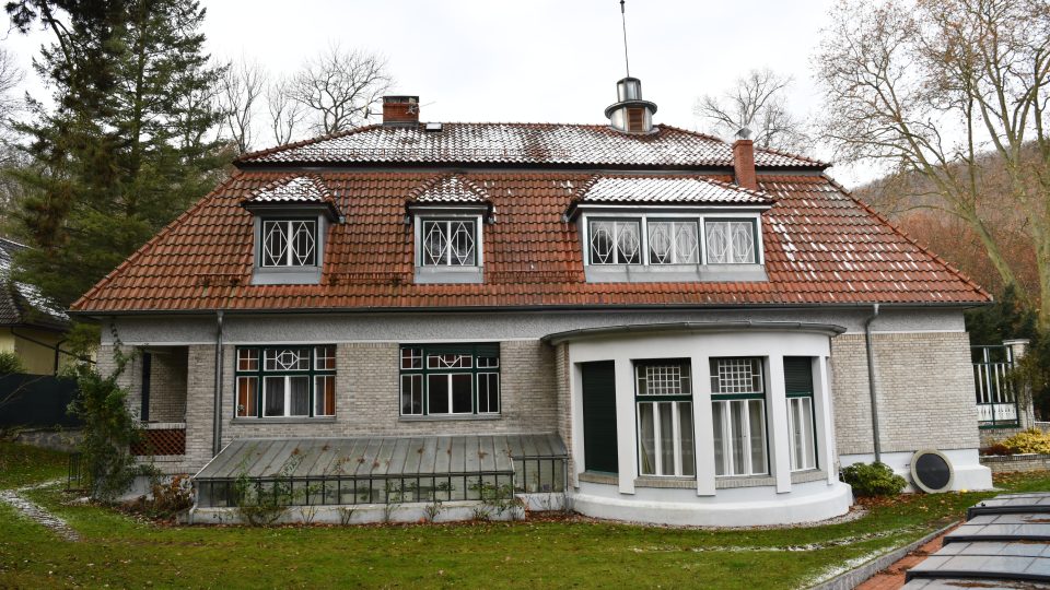 Kratochvílova vila architekta Jana Kotěry v Černošicích