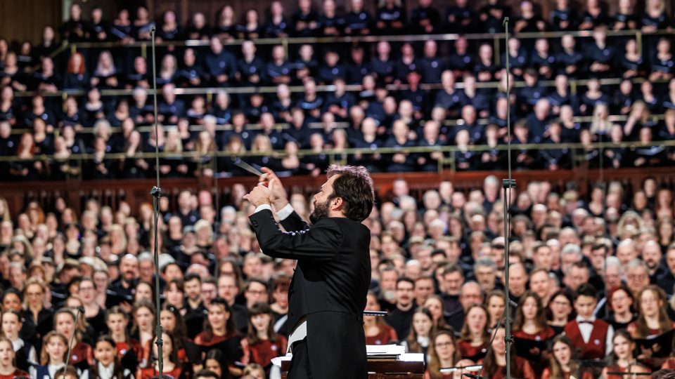 Tisíc hlasů adventu. Rok české hudby zakončilo čtyřicet amatérských sborů společně se sólisty a Symfonickým orchestrem Českého rozhlasu pod vedením Petra Popelky