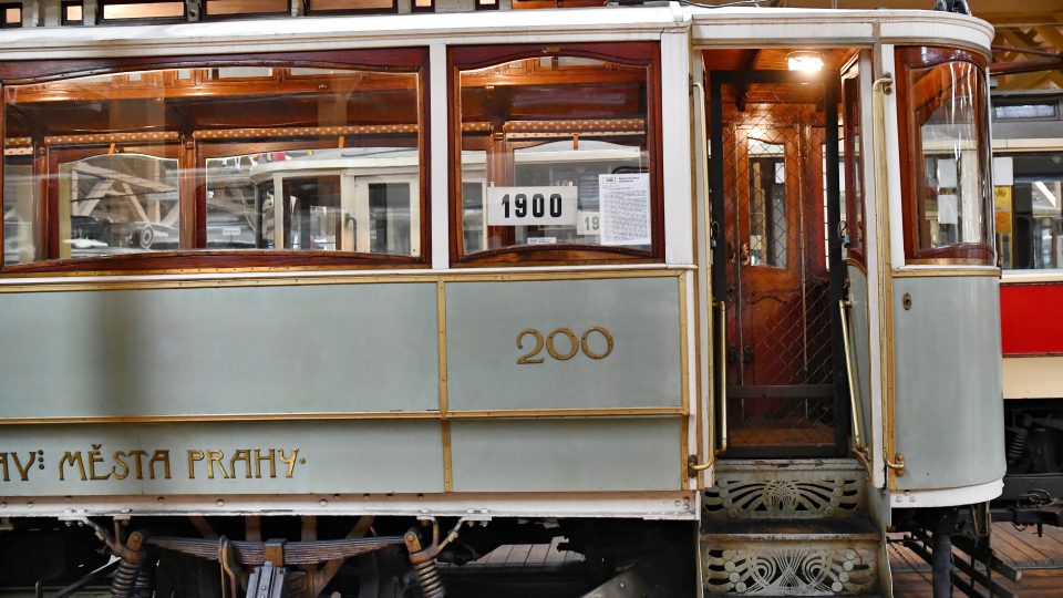 Primátorská tramvaj č. 200