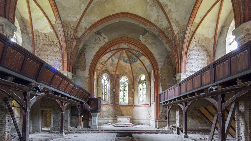 Evangelický mírový kostel ve Varnsdorfu postaven 1905, nyní v rekonstrukci