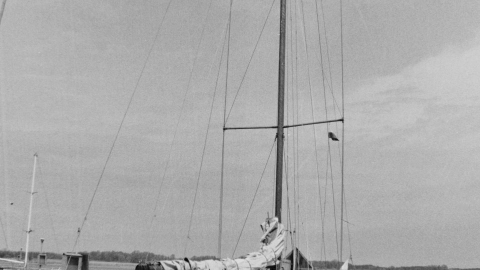 Plavba na plachetnici Polárce. Loď postavil mořeplavec Rudolf Krautschneider
