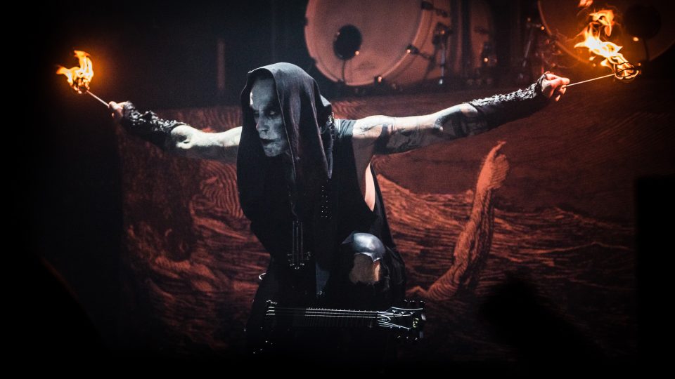 Výstava fotografií v pražském Rock Café: Milan Říský – Live | Adam Nergal Darski – Behemoth – Nürnberg, 2019