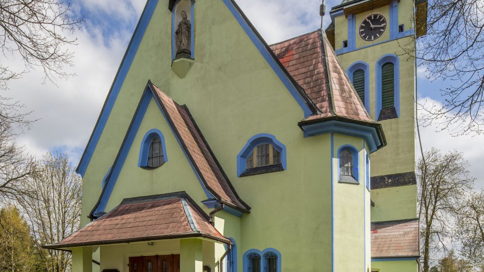 Secesní kostelík postaven na počest císaře Františka Josefa v Rybništi v roce 1904