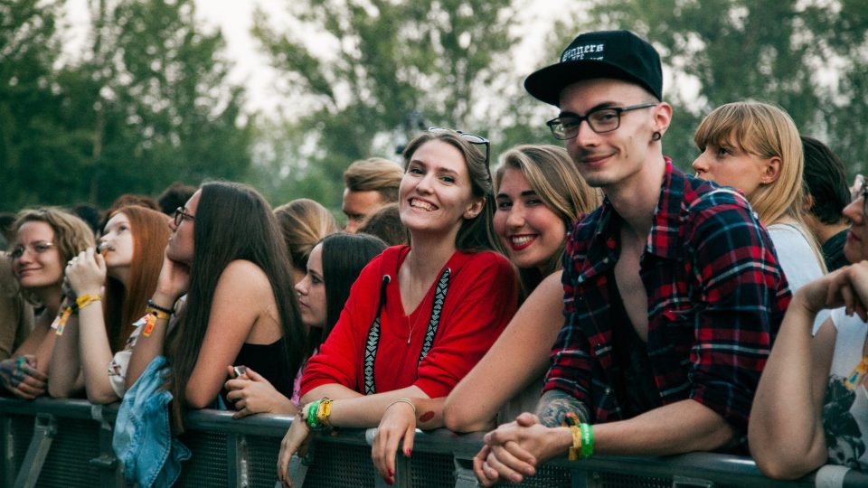 Publikum na vystoupení Cigarettes After Sex na Colour of Ostrava 2018