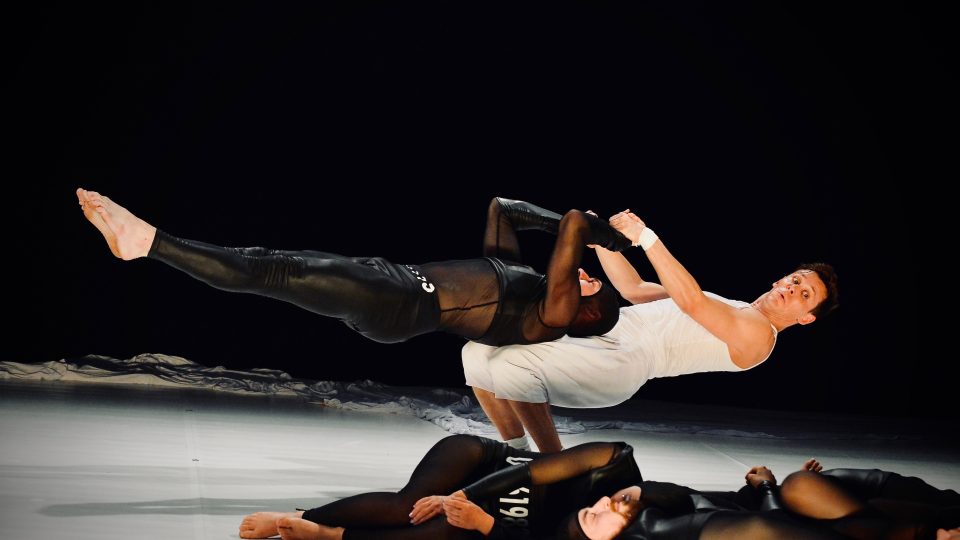 Z představeni Losers Cirque Company | foto: František Ortmann, Losers Cirque Company Z představeni Losers Cirque Company