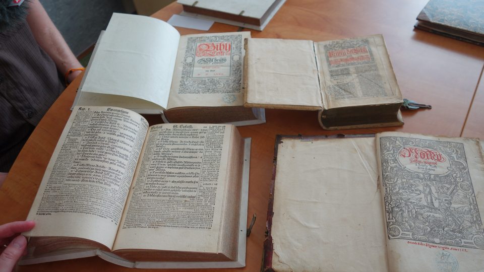Biblické publikace vydané Jednotou bratrskou ze sbírek Památníku písemnictví na Moravě