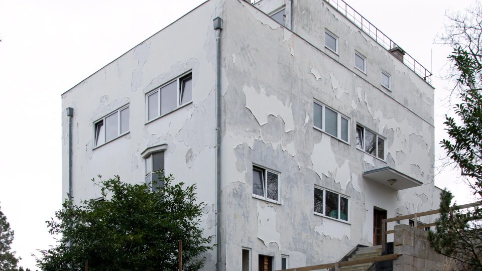 Vila s projekční kanceláří Josefa Karla Říhy v ulici Nad Santoškou V Praze