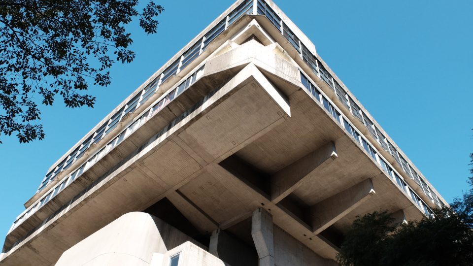 Národní knihovna Argentiny architekta Clorinda Testy v Buenos Aires