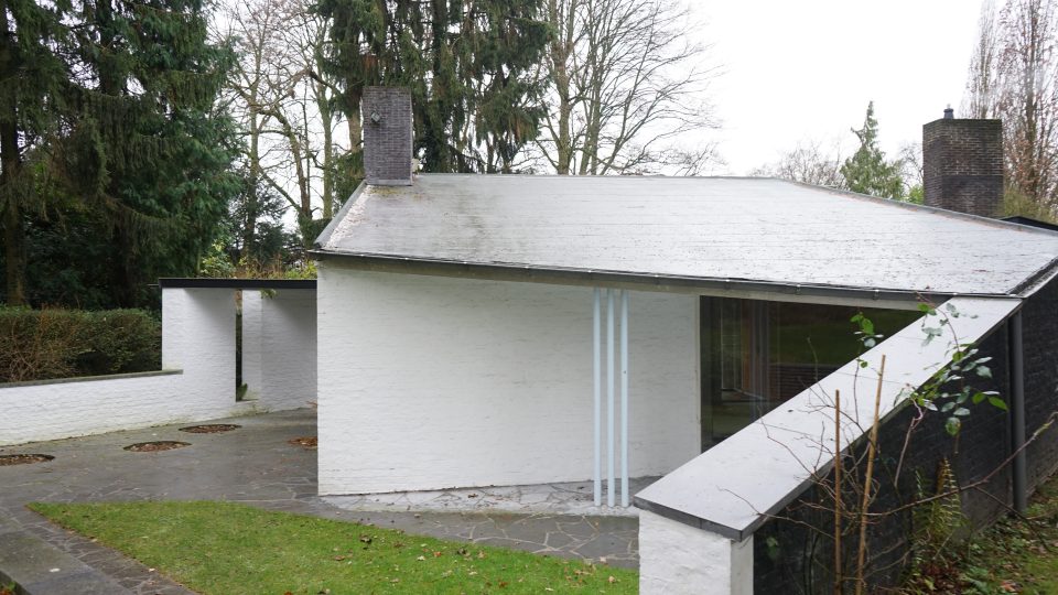 Maison Bedoret (1957) architekta Jacquese Dupuise, Belgie