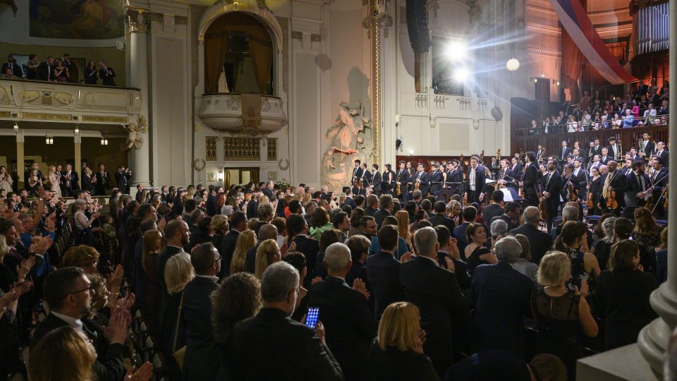 Zahajovací koncert festivalu Pražské jaro 2022, West-Eastern Divan Orchestra a dirigent Thomas Guggies