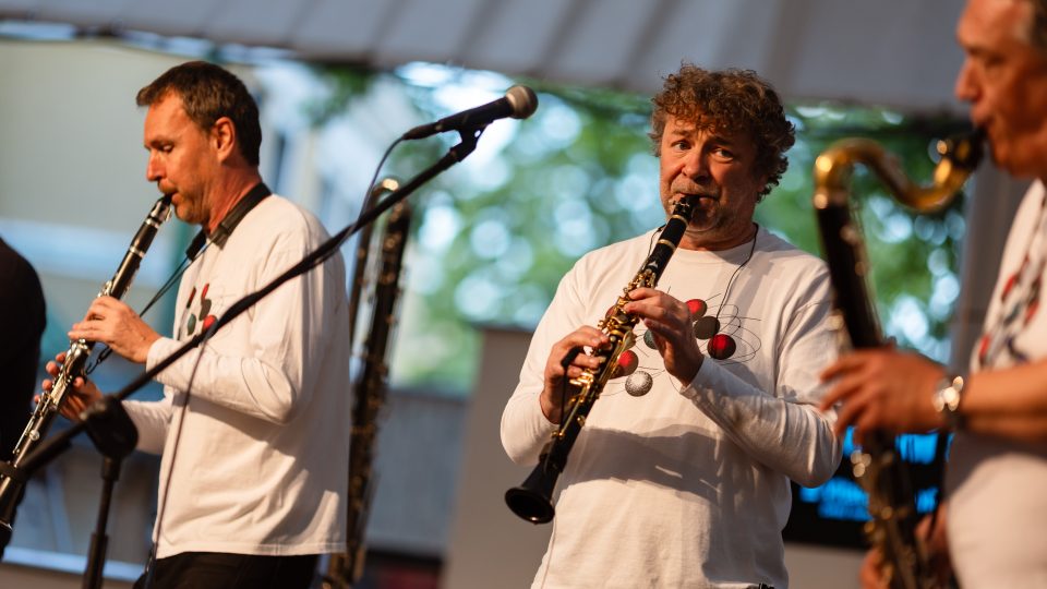 Sedmé nebe LIVE s Milanem Caisem a Clarinet Factory, Svět knihy 2024