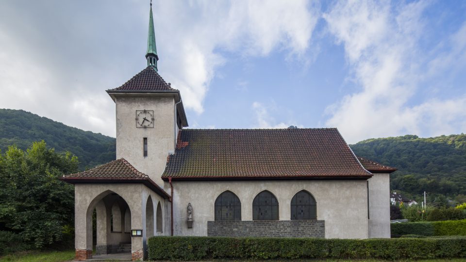 Sudetoněmecký kostel Míru a svobody Vaňov, část Ústí nad Labem, vysvěcen 10. 9. 1939, postaven jako poděkování Hitlerovi za osvobození od Čechů