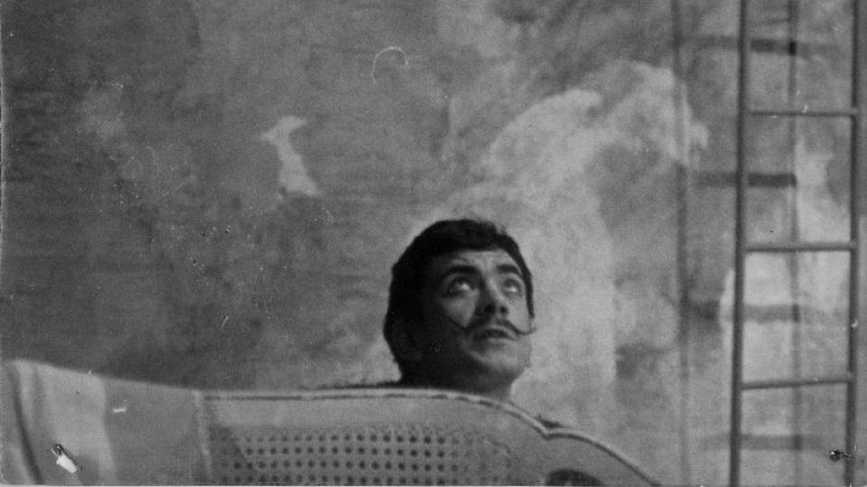 Petr Čepek v inscenaci Milenci z kiosku, 1962