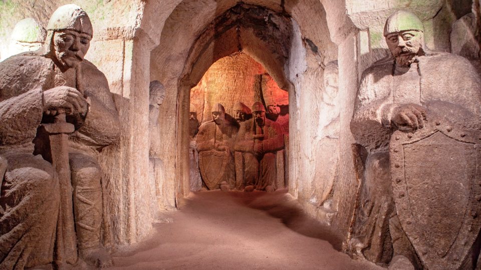 Jeskyně Blanických rytířů samouka Stanislava Rolínka v Rudce u Kunštátu